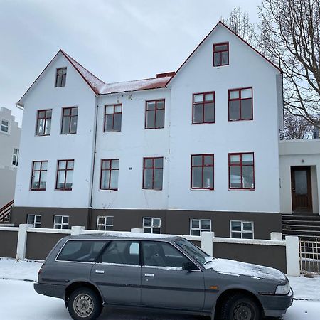 Day Dream Central Akureyri Three Bedroom Apt Exteriör bild