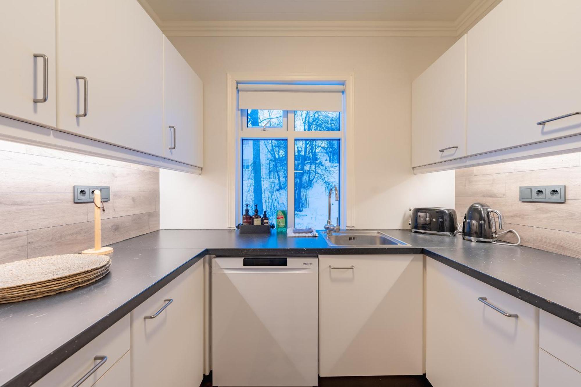 Day Dream Central Akureyri Three Bedroom Apt Exteriör bild