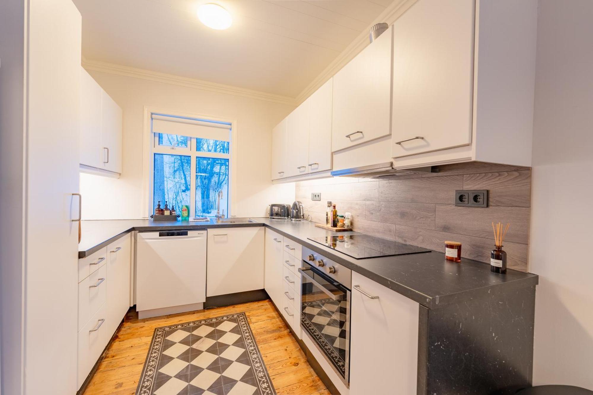 Day Dream Central Akureyri Three Bedroom Apt Exteriör bild