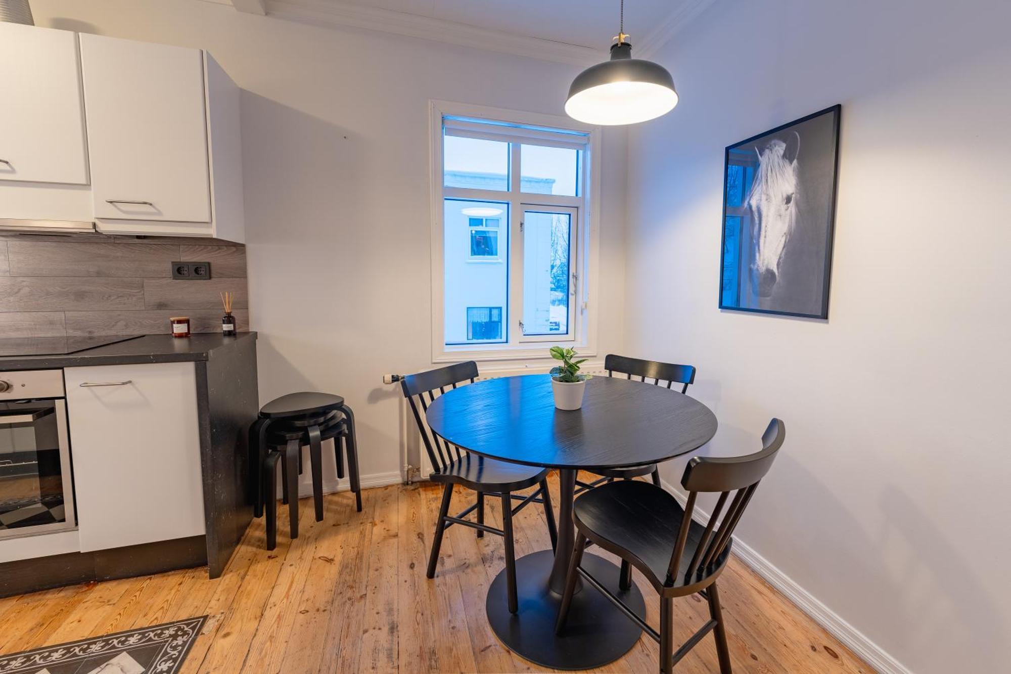 Day Dream Central Akureyri Three Bedroom Apt Exteriör bild